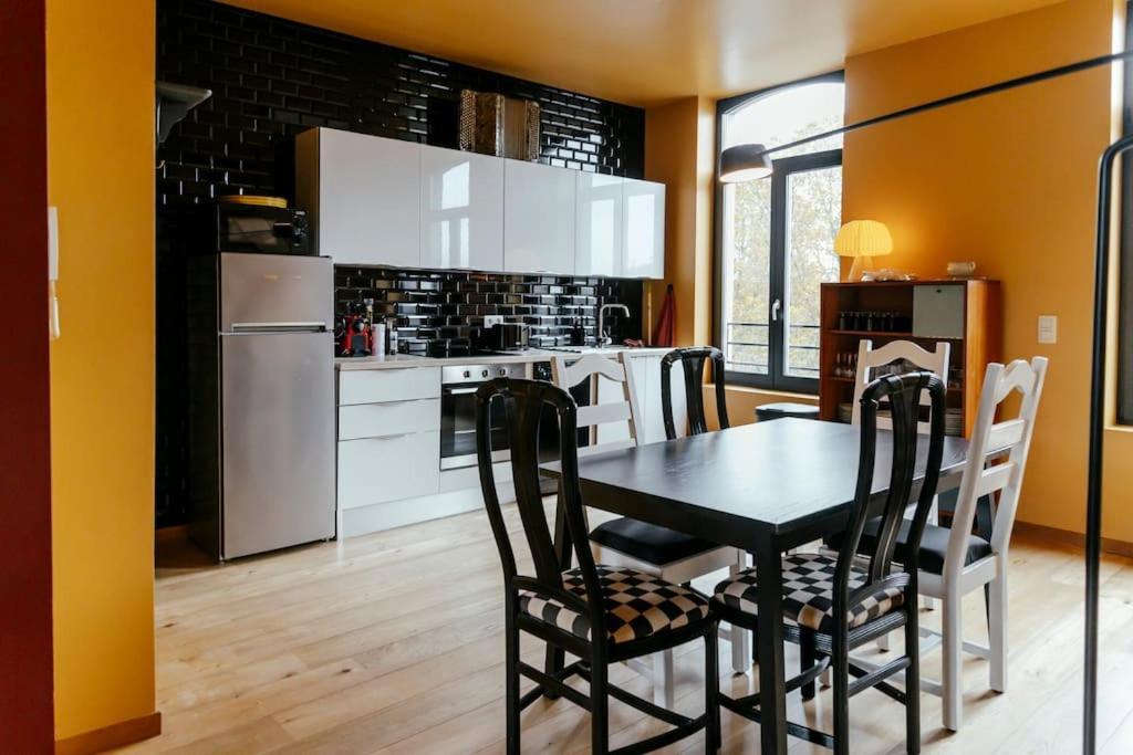 Apartamento Le Retro Chic - Grand Duplex Pour 6 Dans Le Centre Lieja Exterior foto